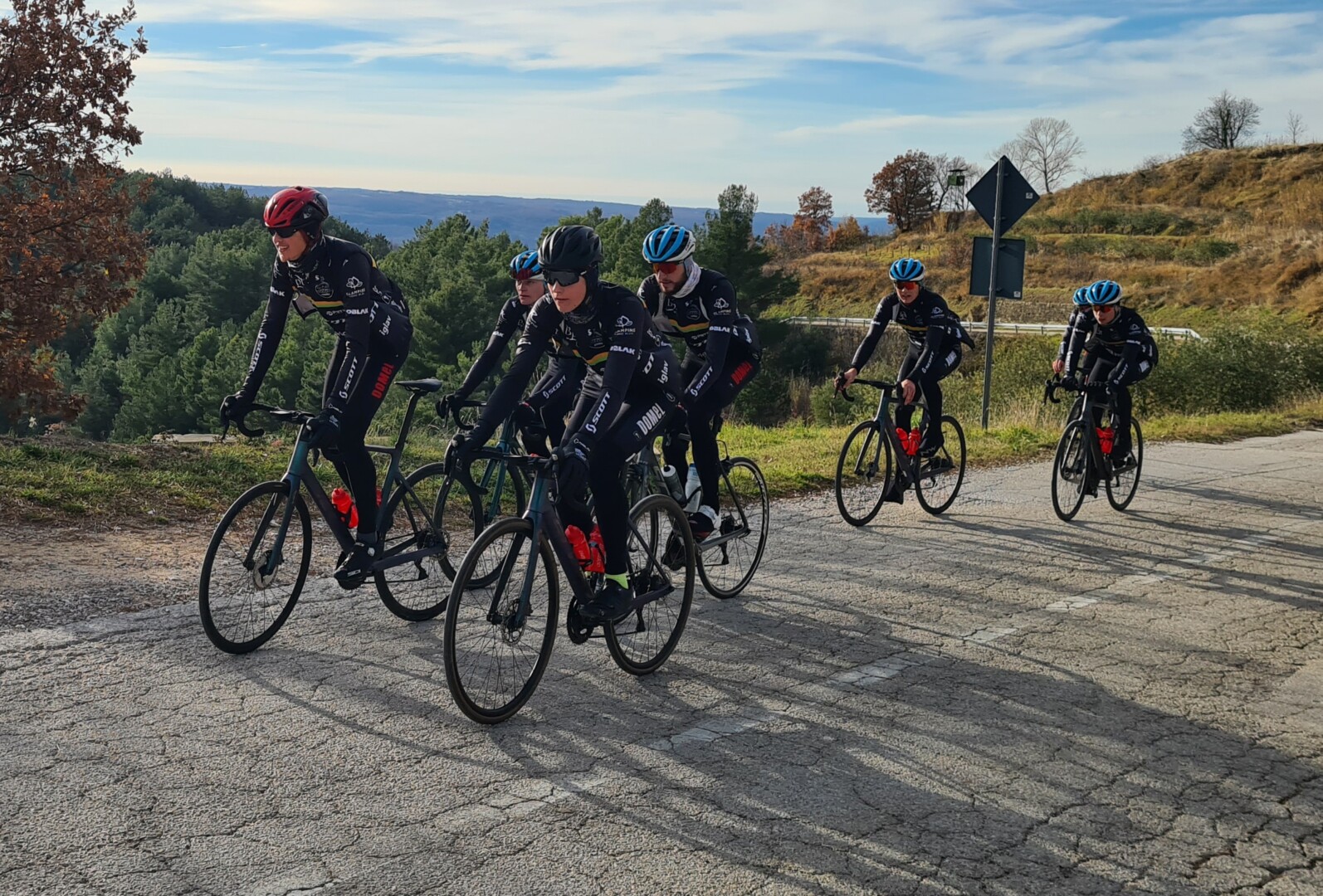 Članska ekipa KK Kranj na prvih pripravah v Strunjanu