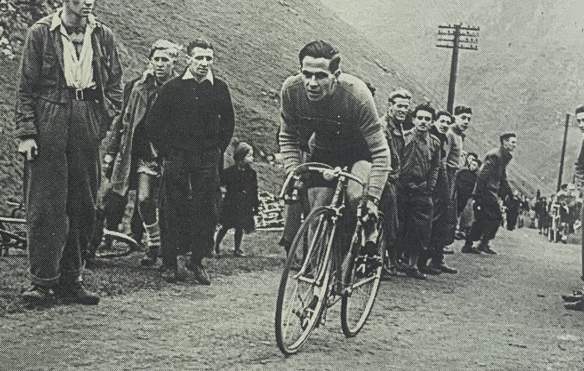 Fotografija z državnega prvenstva leta 1949 na prelazu Winnats, kjer bo prvenstvo tudi letos.